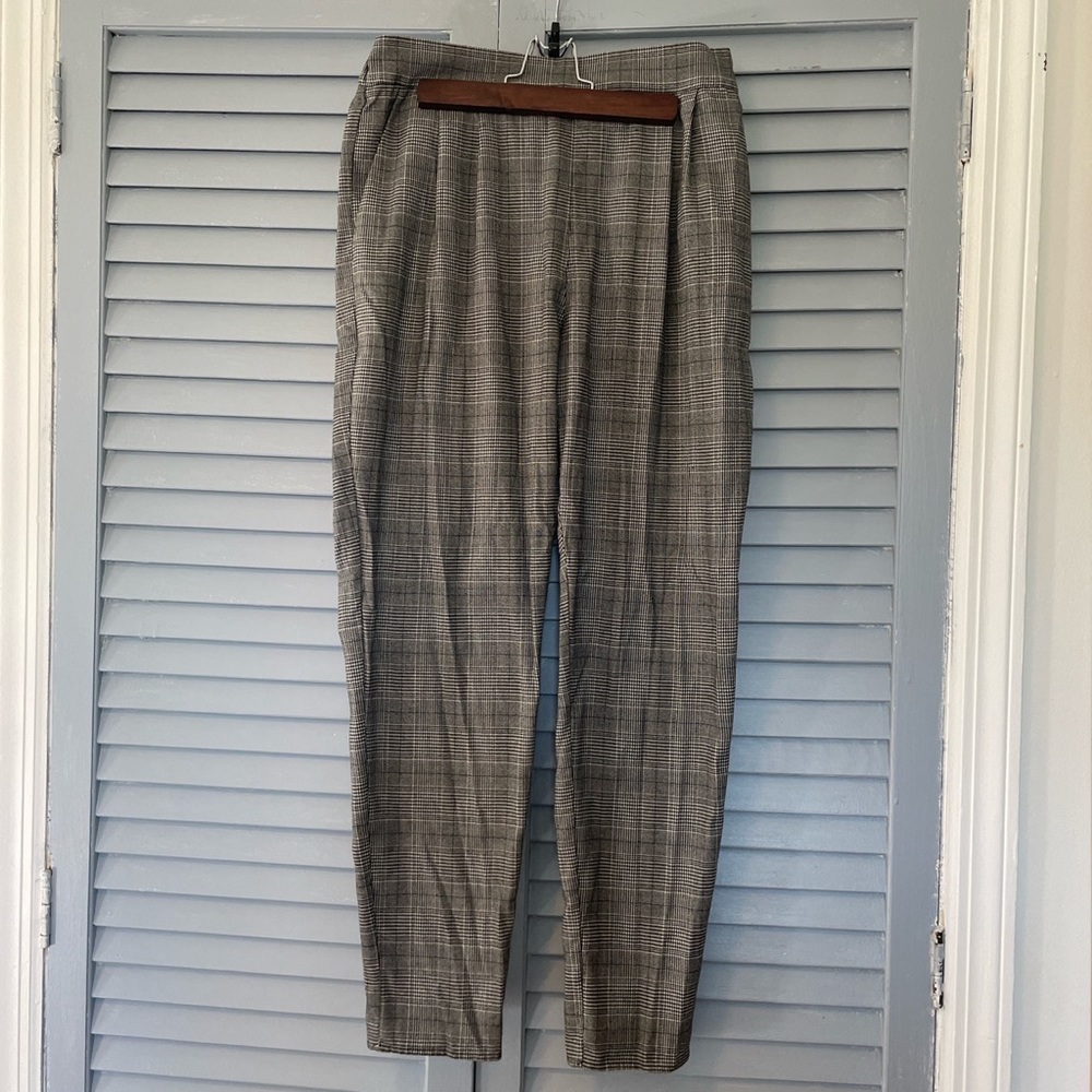 Leith, size M, plaid trouser with stretch waistband